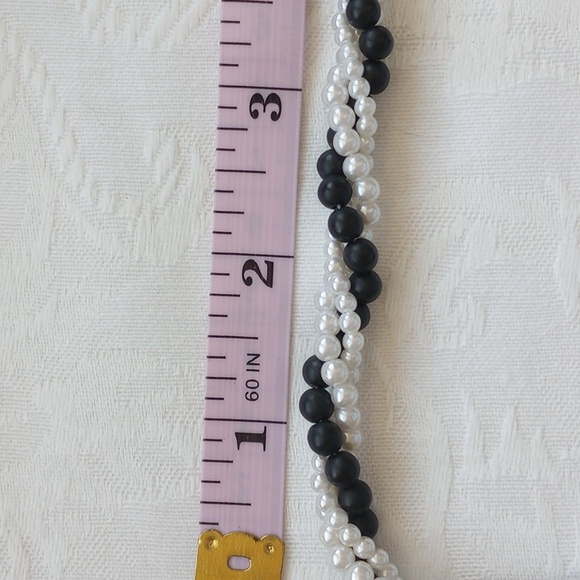 Classic faux white and black multi strand twist necklace - Picture 7 of 7